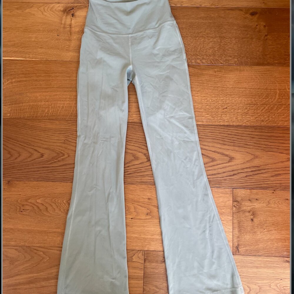 Lululemon - Groove Nulu High-Rise Flared Pant Regular